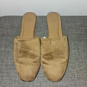 A New Day Women's Tan Faux Suede Mules Flats Size 8.5